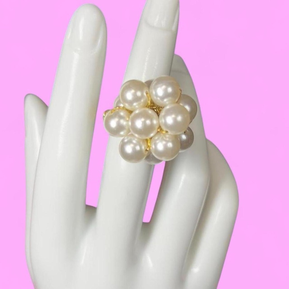 Vintage stretchy Gold and pearl cluster ring #glamour #party #festival